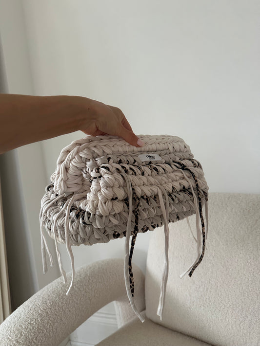 Leora XL clutch
