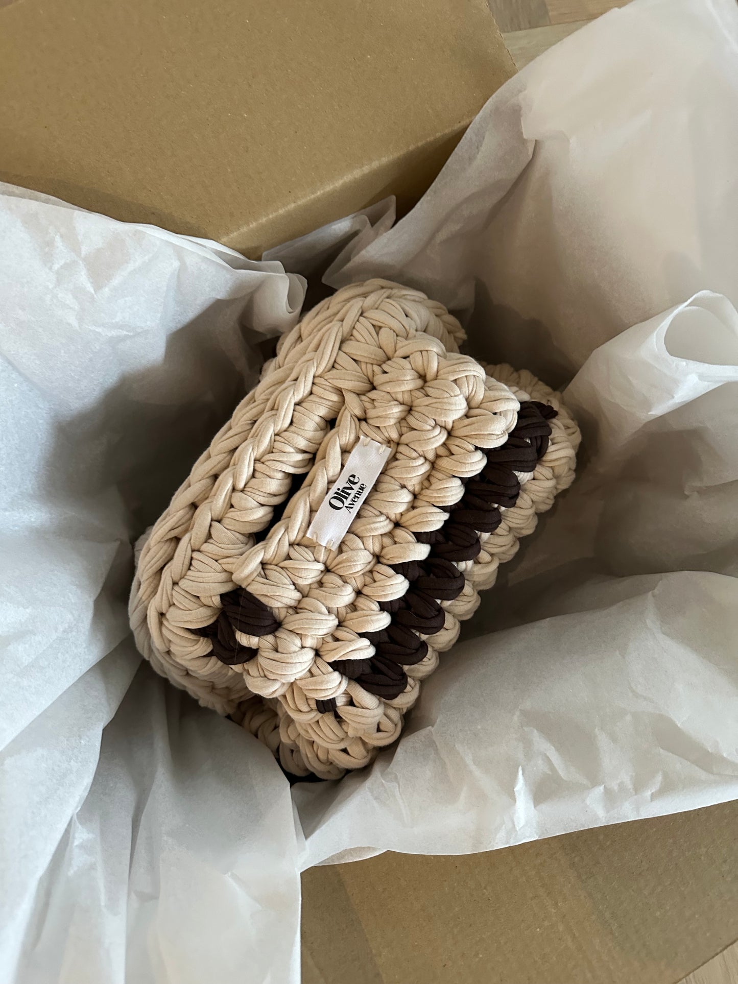 Chocolate mix clutch