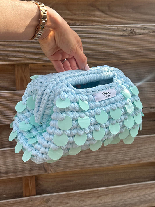 Lagoon clutch